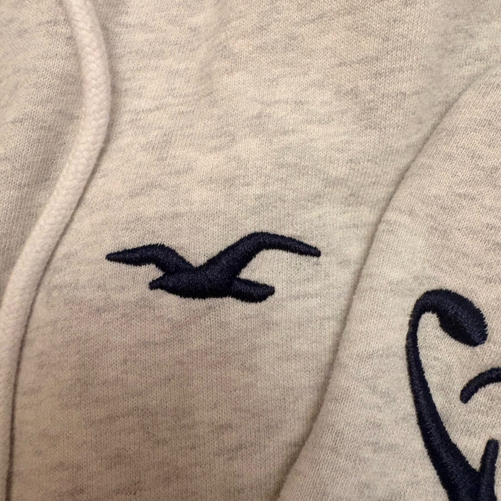 Hollister Gray Woman’s Hoodie - Picture 4 of 6